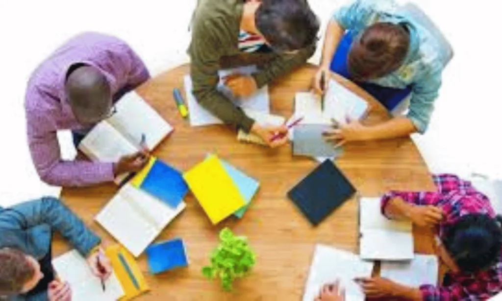Effective Contextualized Teaching Strategies 3 academic or occupational content