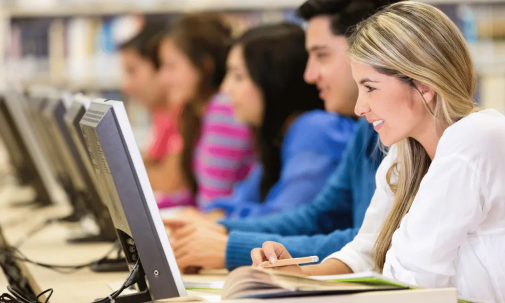 Interactive Online Discussion Platforms