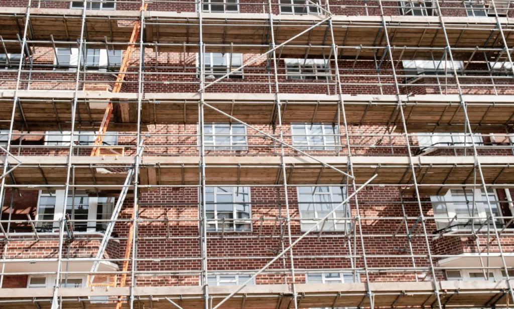 Scenery Scaffolding: Essential for Stage Design 2 Benefits of Using Scaffolding Services