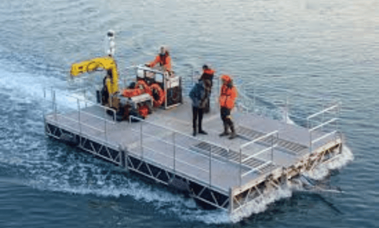 Floating Scaffolding: Safe & Versatile Platforms
