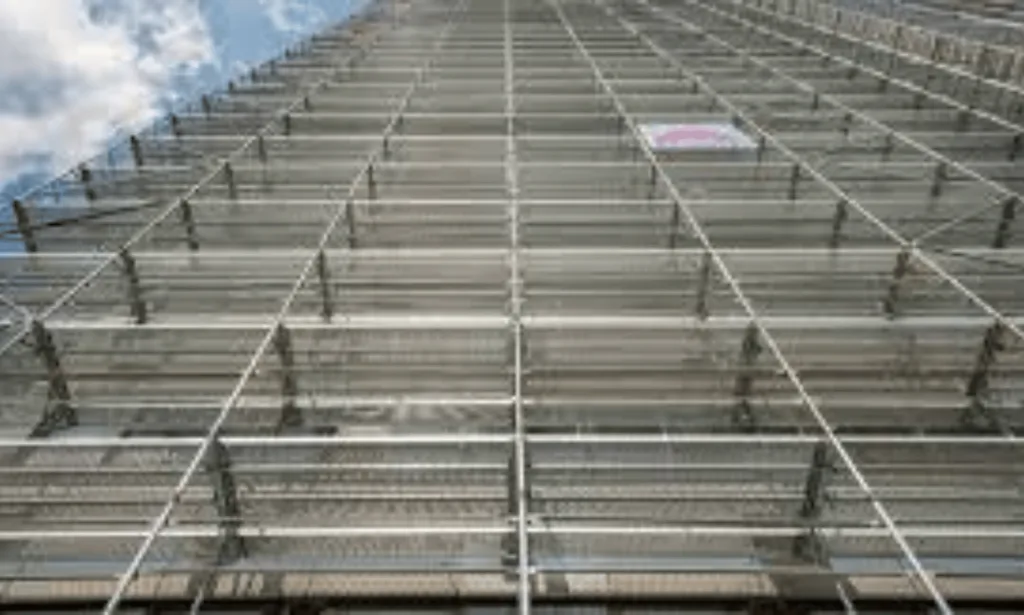 Facade Scaffolding Solutions for Safe Construction 3 Safety Standards for Facade Scaffolding