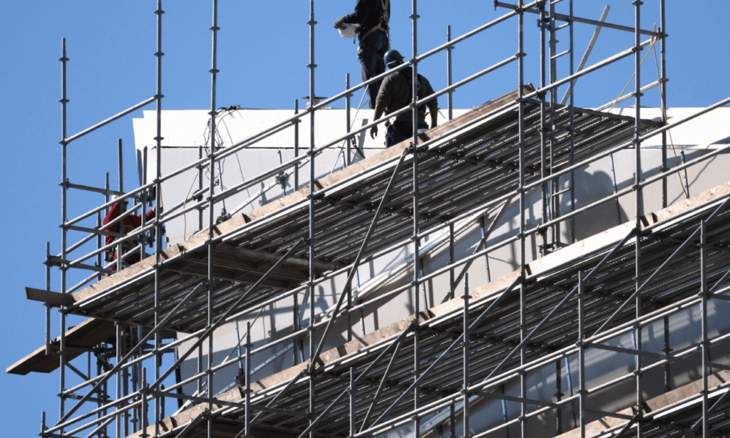 Guide to Light-Duty Scaffolding Safety & Tips 2 Scaffolding Safety Tips