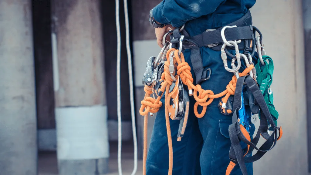 Essential Fall Protection Equipment for Scaffolding 1 Fall Protection Equipment for Scaffolding