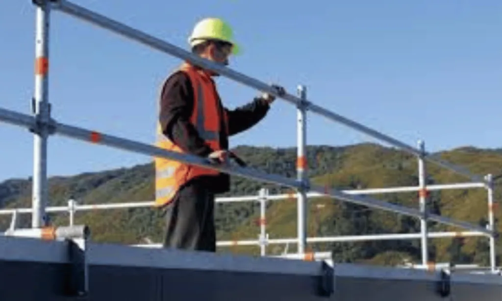 Essential Roof Edge Protection Scaffolding Guide 1 Roof Edge Protection Scaffolding Selection and Installation