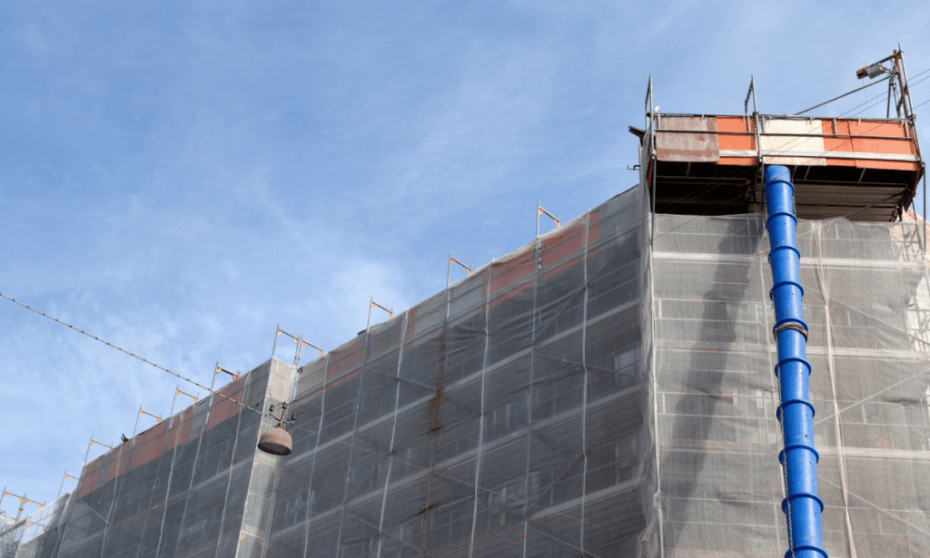 Ultimate Guide to Weather Protection Scaffolding 1 The Vital Components of Scaffolding for Weather Protection