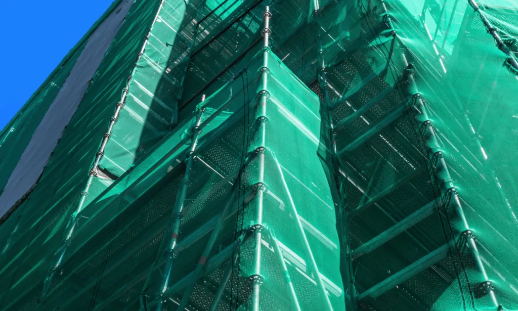 Ultimate Guide to Weather Protection Scaffolding 3 Various Types of Scaffolding With Weather Protection