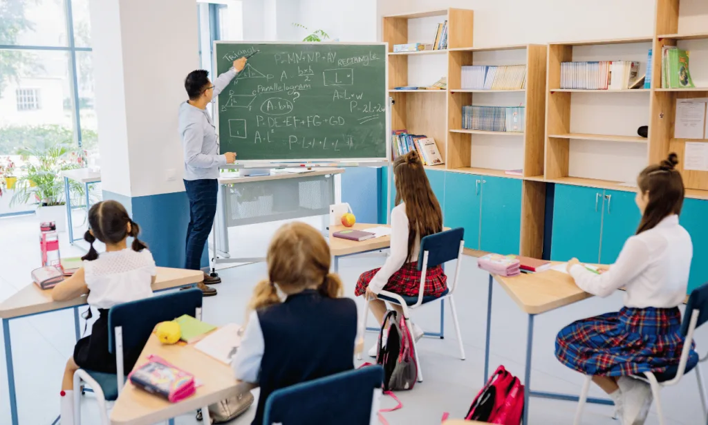 Effective Instructional Scaffolding Strategies 3 Instructional Scaffolding in Action Classroom Techniques