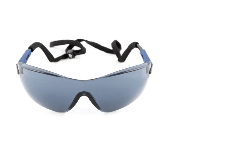 Essential Hard Hat Safety Tips for Workers 4 Safety Glasses