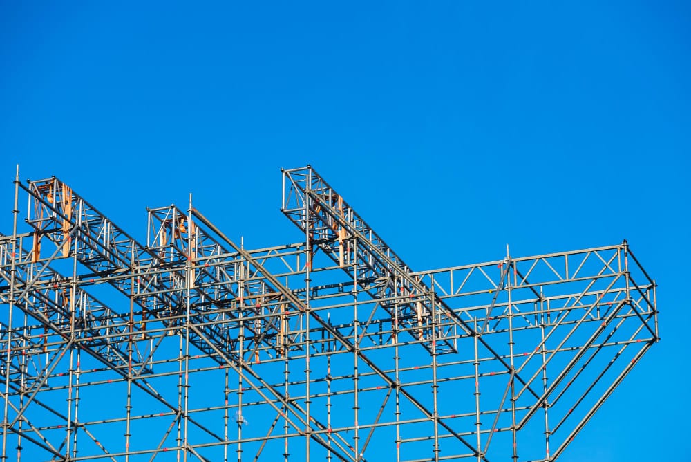 Top 10 Scaffolding Tips: Safety, Efficiency, and Cost Savings 5 Typical scaffolding projects showcasing various scaffolding setups.